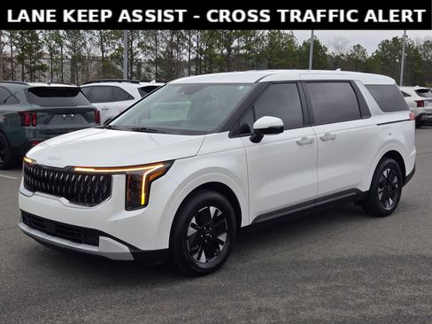 Certified 2025 Kia Carnival LXS image 3