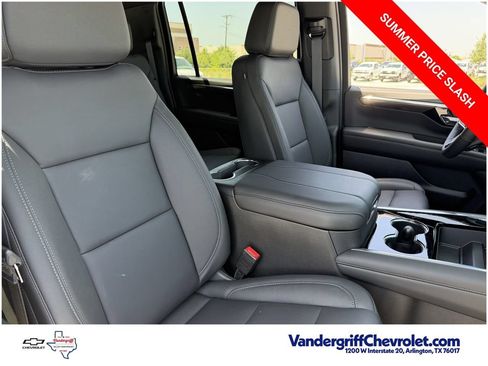 New 2026 Chevrolet Suburban LT w/ Comfort Package RWD image 25