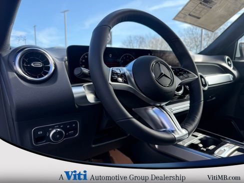 Used 2026 Mercedes-Benz GLB 250 4MATIC image 12