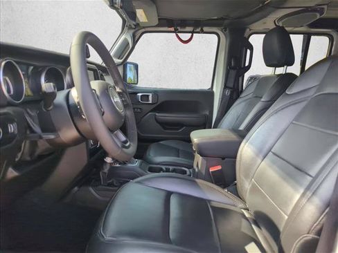 Used 2023 Jeep Gladiator Sport AWD/4WD image 15
