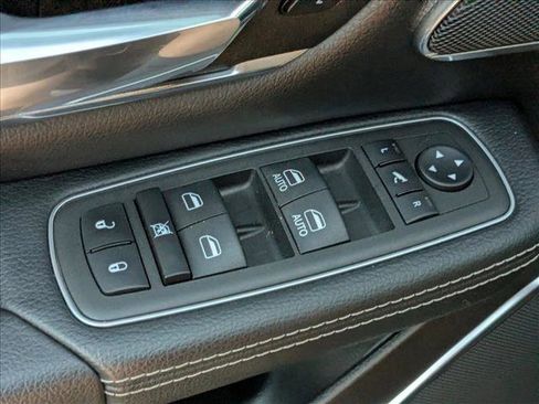 Used 2024 RAM 1500 Laramie image 10