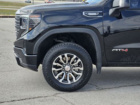 Used 2023 GMC Sierra 1500 AT4 w/ AT4 Preferred Package image 8
