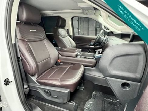 Used 2025 Ford Expedition Max Platinum w/ Platinum Ultimate Package AWD/4WD image 8