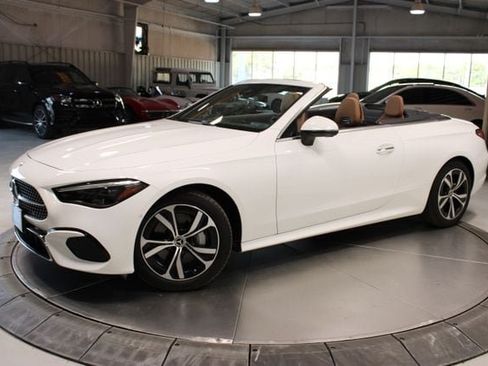 Used 2024 Mercedes-Benz CLE 300 4MATIC Cabriolet image 5