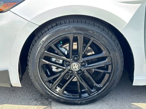 Used 2025 Toyota Camry SE w/ Convenience Package image 23