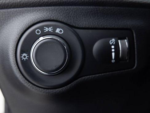 Used 2021 Jeep Compass Sport w/ Cold Weather Group AWD/4WD image 36