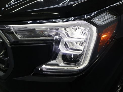 Used 2023 GMC Terrain AT4 image 28