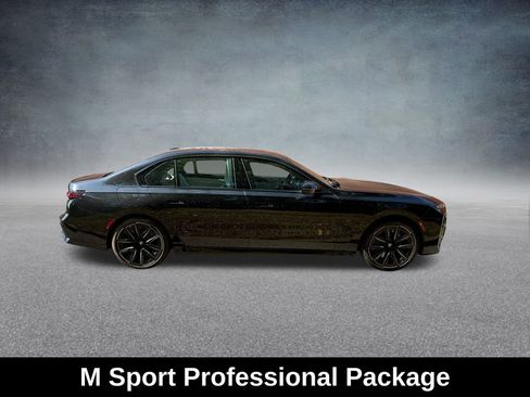 Used 2024 BMW 760i xDrive w/ Executive Package image 11