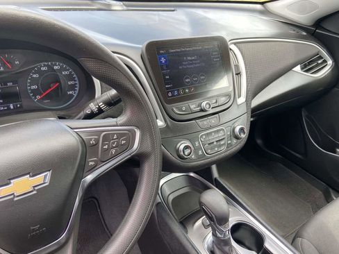 Used 2025 Chevrolet Malibu LT FWD image 22