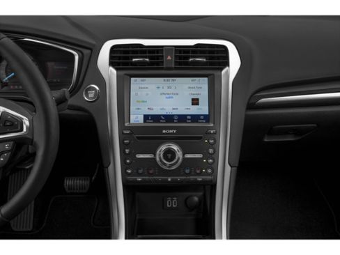 Used 2020 Ford Fusion Titanium AWD/4WD image 18