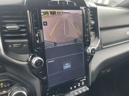 Used 2024 RAM 2500 Big Horn w/ Sport Appearance Package image 16