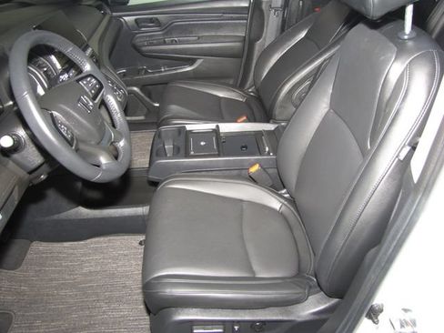 Certified 2025 Honda Odyssey EX-L image 10