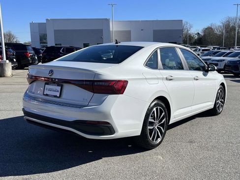 New 2026 Volkswagen Jetta SE FWD image 3