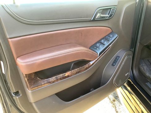 Used 2015 Chevrolet Suburban LTZ image 27