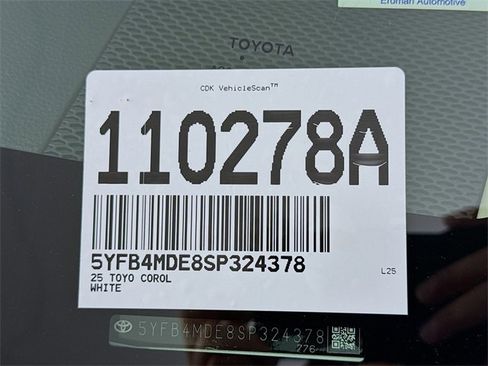 Certified 2025 Toyota Corolla LE image 31