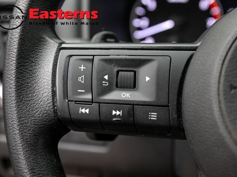 Used 2023 Nissan Rogue S AWD/4WD image 16