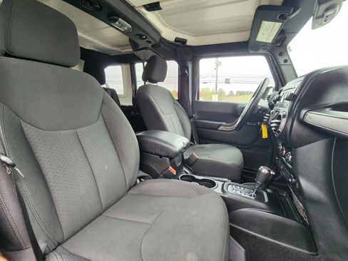 Used 2018 Jeep Wrangler Unlimited Sport AWD/4WD image 42