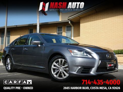 Used 2013 Lexus LS 460 w/ Ultra Luxury Pkg RWD image 3