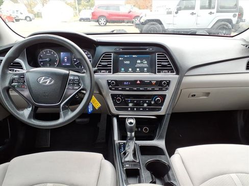 Used 2016 Hyundai Sonata SE image 7