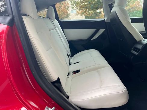 Used 2021 Tesla Model Y Long Range image 19