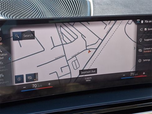 Used 2023 BMW 230i xDrive Coupe w/ Premium Package image 18