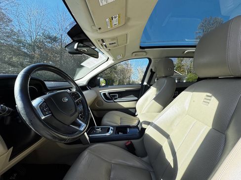 Used 2016 Land Rover Discovery Sport HSE image 11