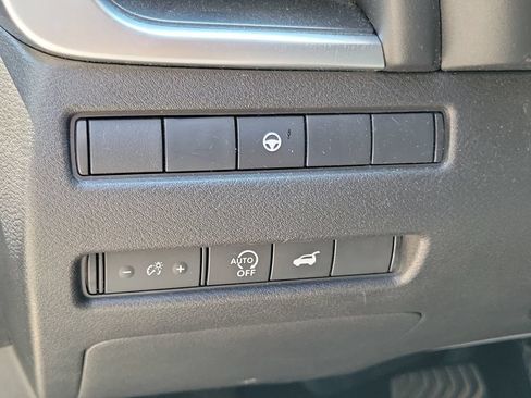 Used 2024 Nissan Rogue SV FWD image 20
