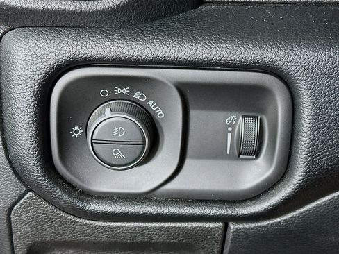Used 2020 RAM 1500 Big Horn AWD/4WD image 17