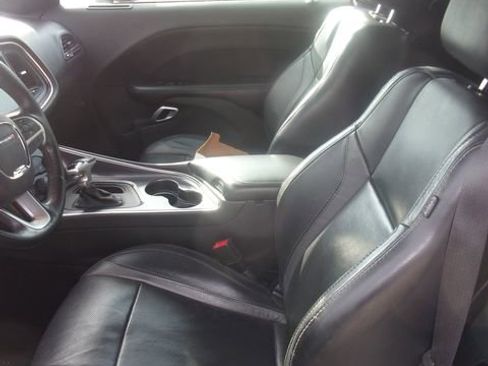 Used 2015 Dodge Challenger R/T Plus RWD image 11