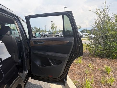 Used 2024 Volkswagen Atlas SE FWD image 69