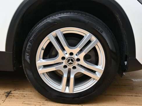 Used 2022 Mercedes-Benz GLA 250 w/ Premium Package Lite image 15