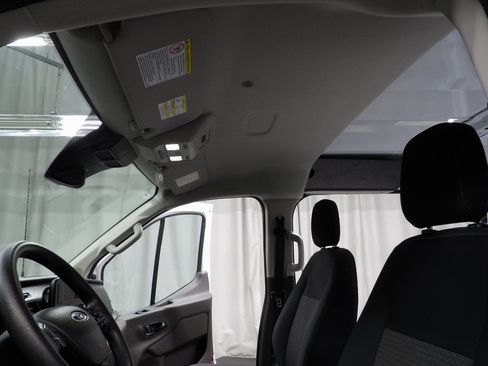 Used 2024 Ford Transit 250 Low Roof AWD image 10