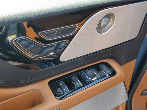 New 2026 Lincoln Aviator Black Label w/ Dynamic Handling Package AWD/4WD image 9