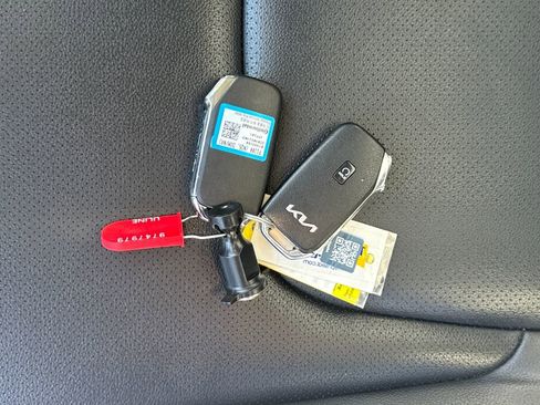 Used 2023 Kia Sportage EX w/ EX Premium Package image 29