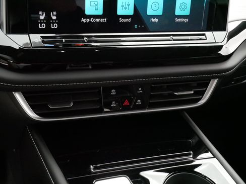 Certified 2026 Volkswagen Atlas Cross Sport SE AWD/4WD image 23