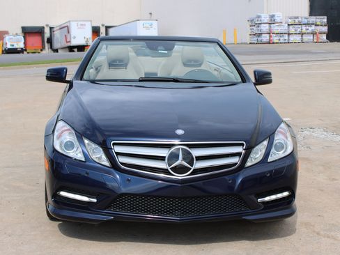 Used 2012 Mercedes-Benz E 550 Cabriolet image 4
