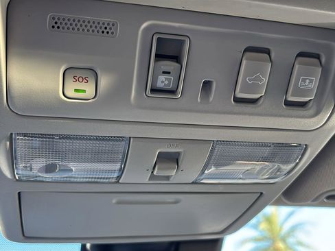 Used 2020 Nissan Titan SL w/ Moonroof Package image 34