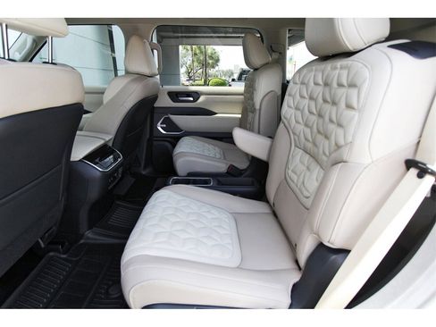 New 2025 Nissan Armada Platinum image 7