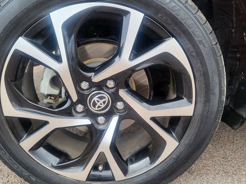 Used 2020 Toyota C-HR XLE image 13