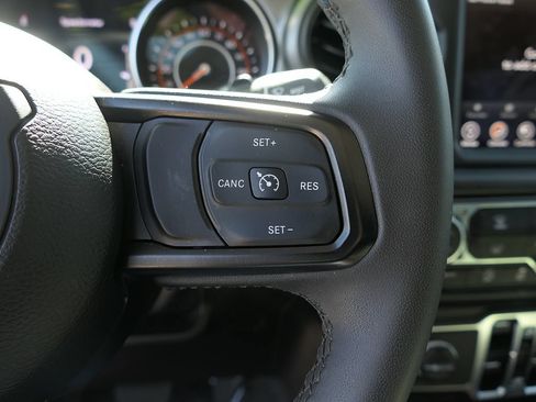 Used 2023 Jeep Wrangler Unlimited Sport AWD/4WD image 14