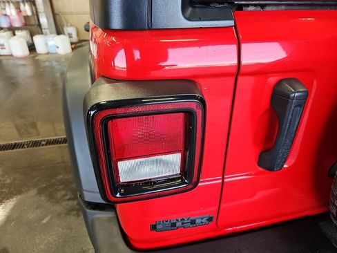 Used 2023 Jeep Wrangler Unlimited Sport AWD/4WD image 29