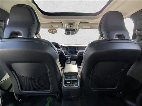 Used 2019 Volvo XC60 T5 Inscription image 23