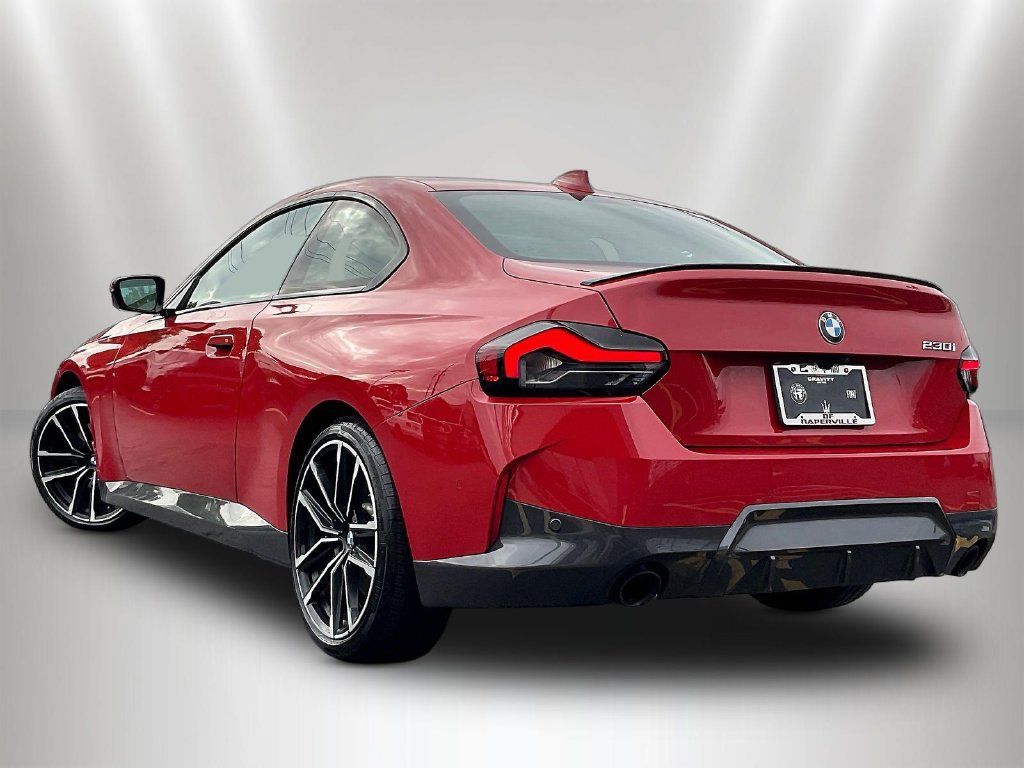 Used 2022 BMW 230i Coupe w/ Premium Package 2 RWD image 4