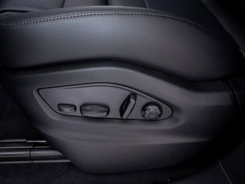 New 2026 Porsche Cayenne image 8