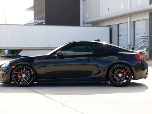 Used 2018 Subaru BRZ tS image 8