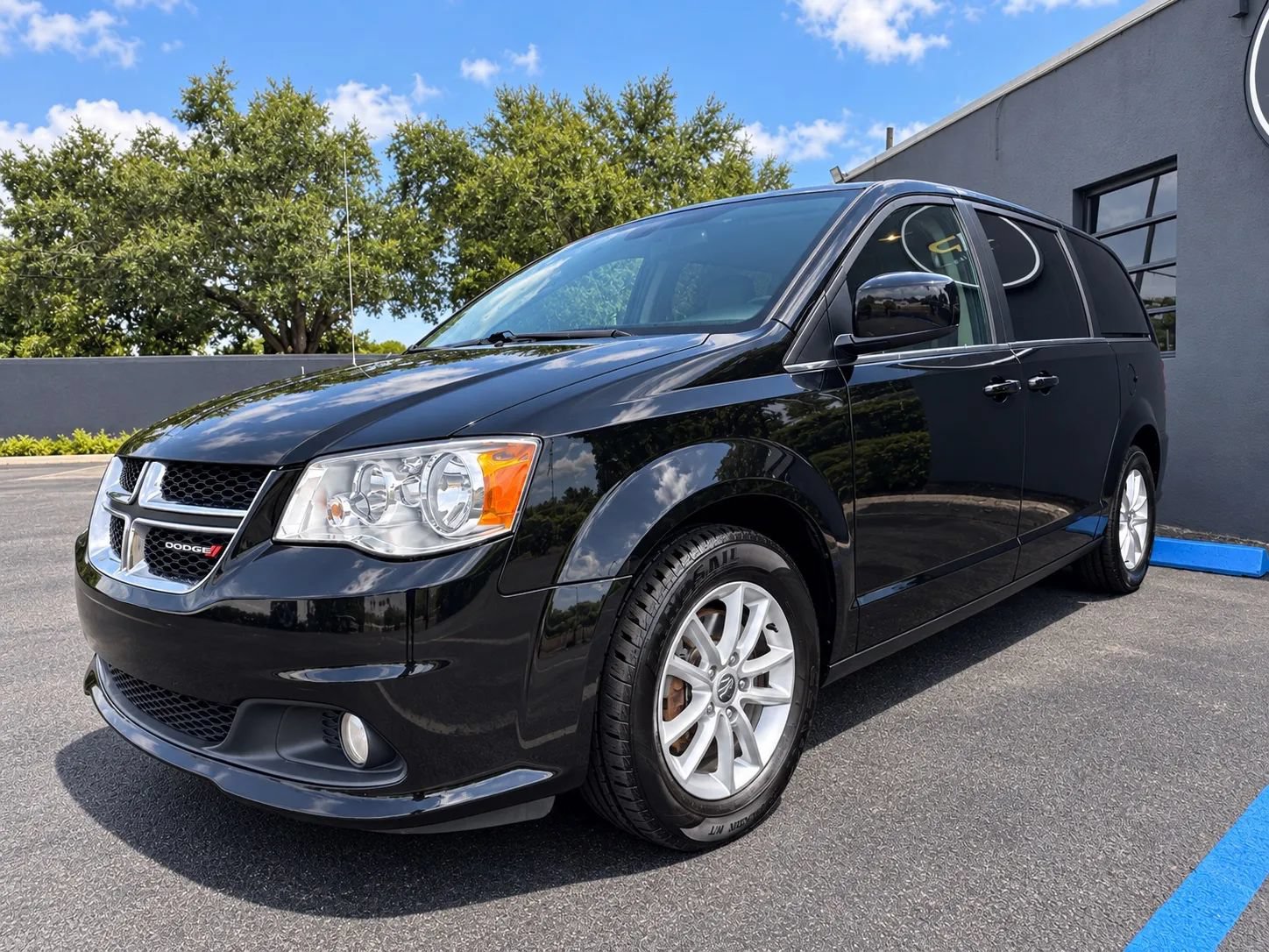 Used 2019 Dodge Grand Caravan SXT FWD image 5