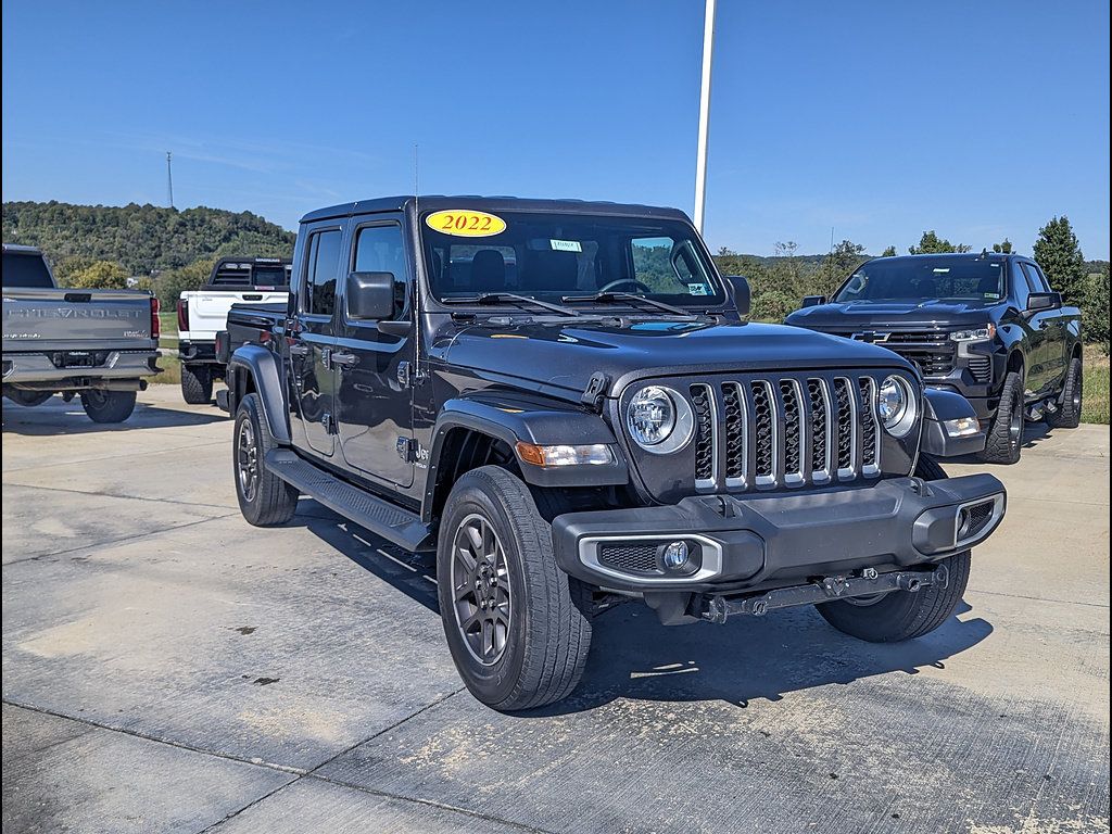 Used 2023 Jeep Gladiator Overland w/ Cold Weather Group AWD/4WD image 5