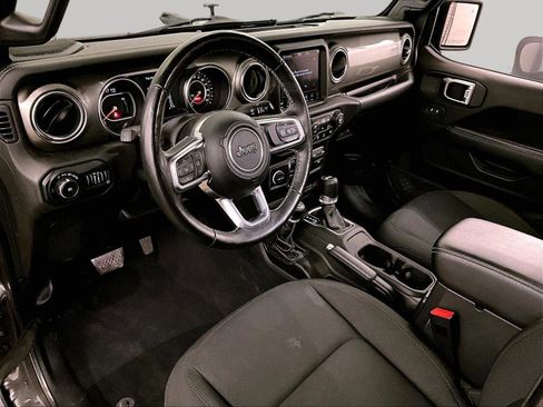 Used 2019 Jeep Wrangler Unlimited Sahara image 12