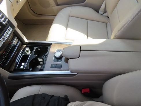 Used 2014 Mercedes-Benz E 350 4MATIC Sedan image 27