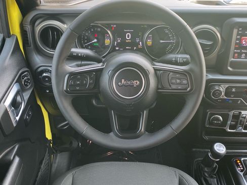 Used 2023 Jeep Wrangler Unlimited AWD/4WD image 6